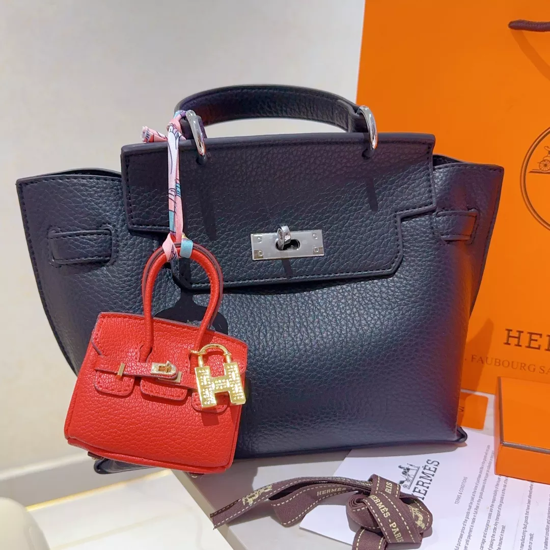 hermes key holder and boucle de sac s_12b04501